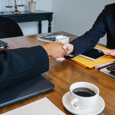 Asesoramiento integral a productores asesores de seguros.